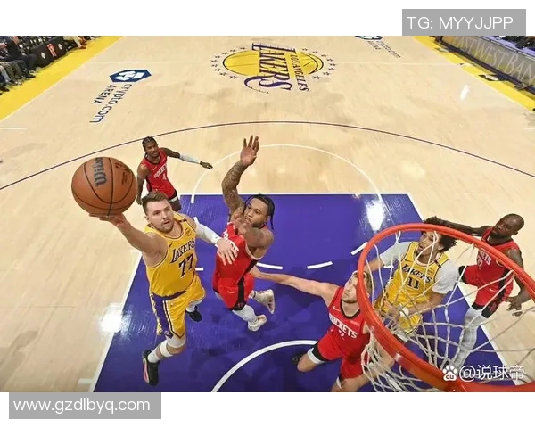 2018年圣诞大战火箭队与雷霆队激烈对决精彩瞬间回顾