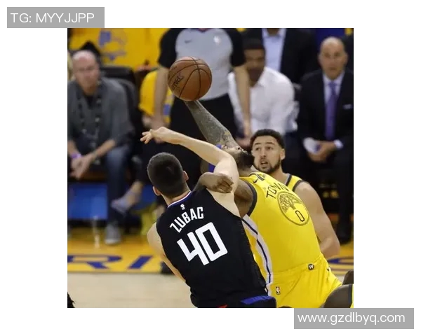 快船与勇士激战四月十九NBA季后赛精彩对决引发球迷热议